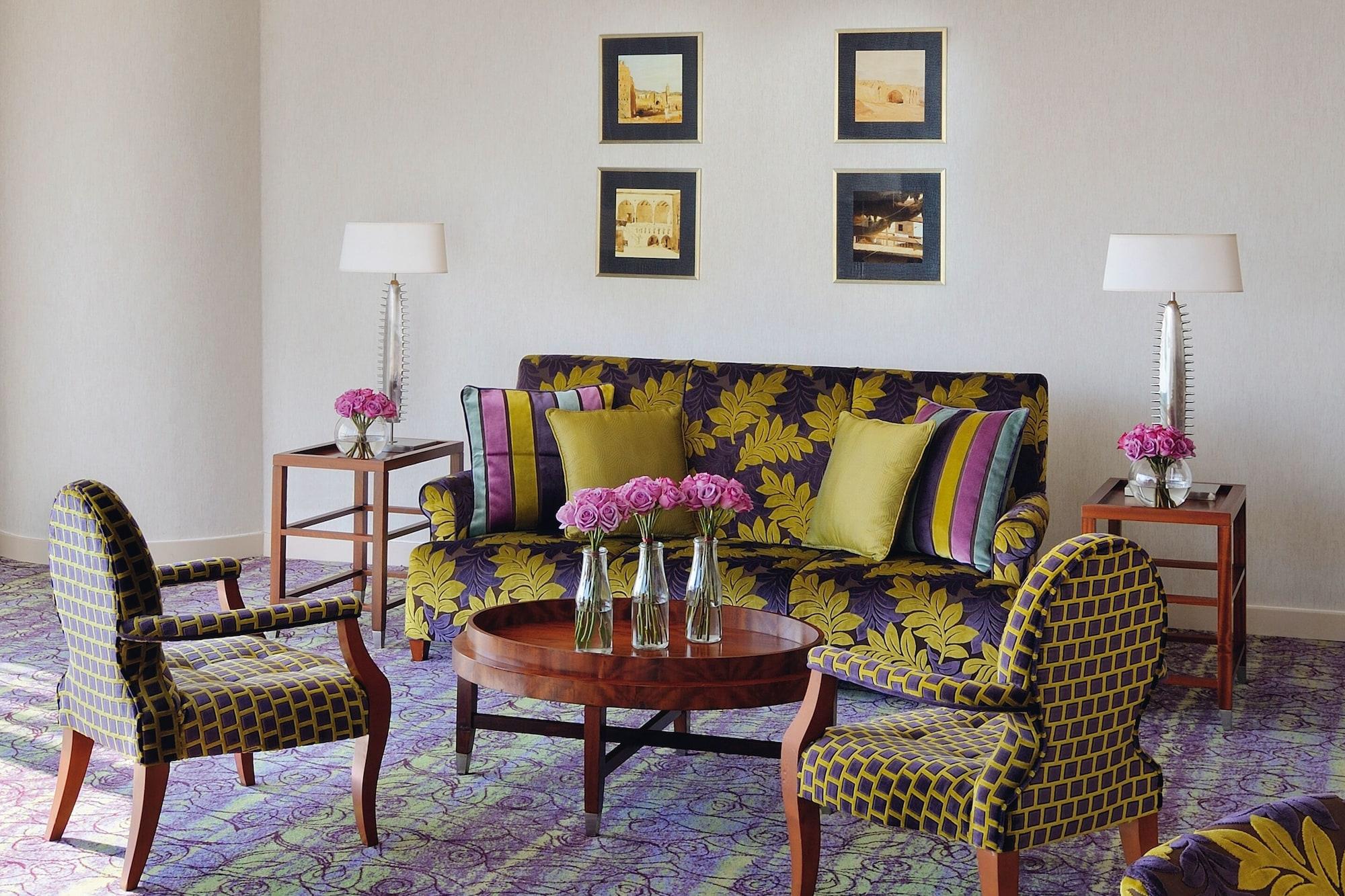Qabila Westbay Hotel By Marriott Доха Екстериор снимка A living room