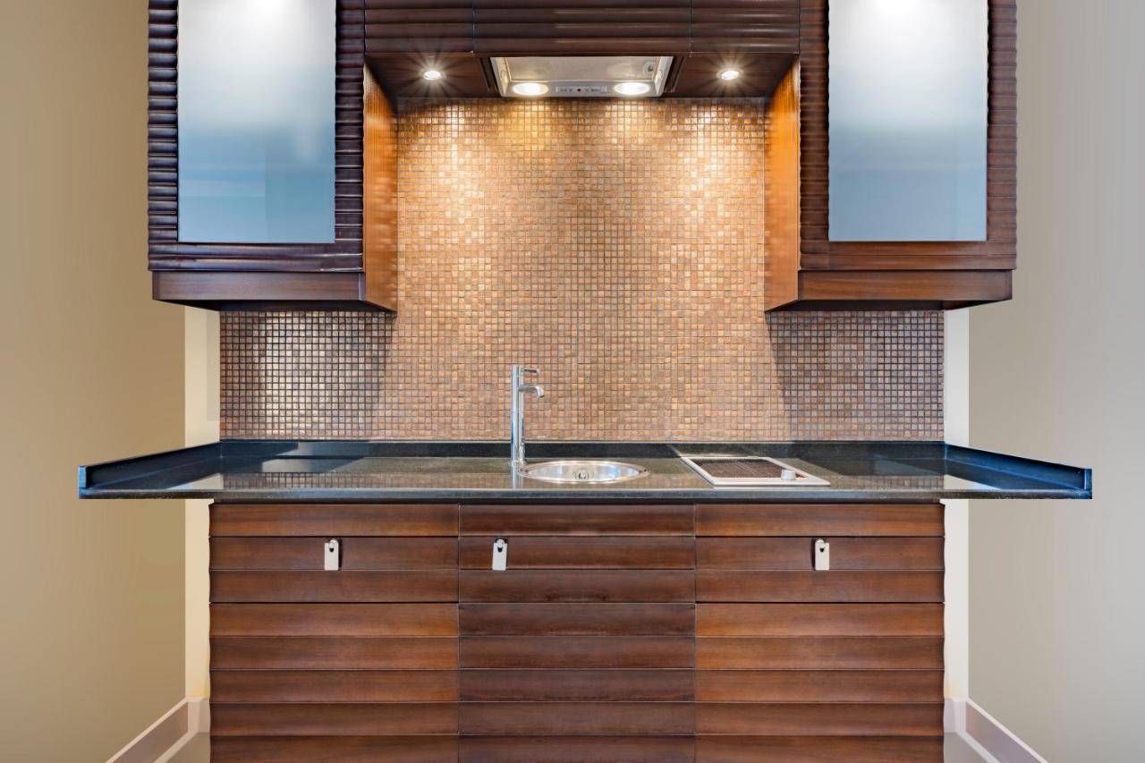 Qabila Westbay Hotel By Marriott Доха Екстериор снимка A kitchen with a single-bowl sink