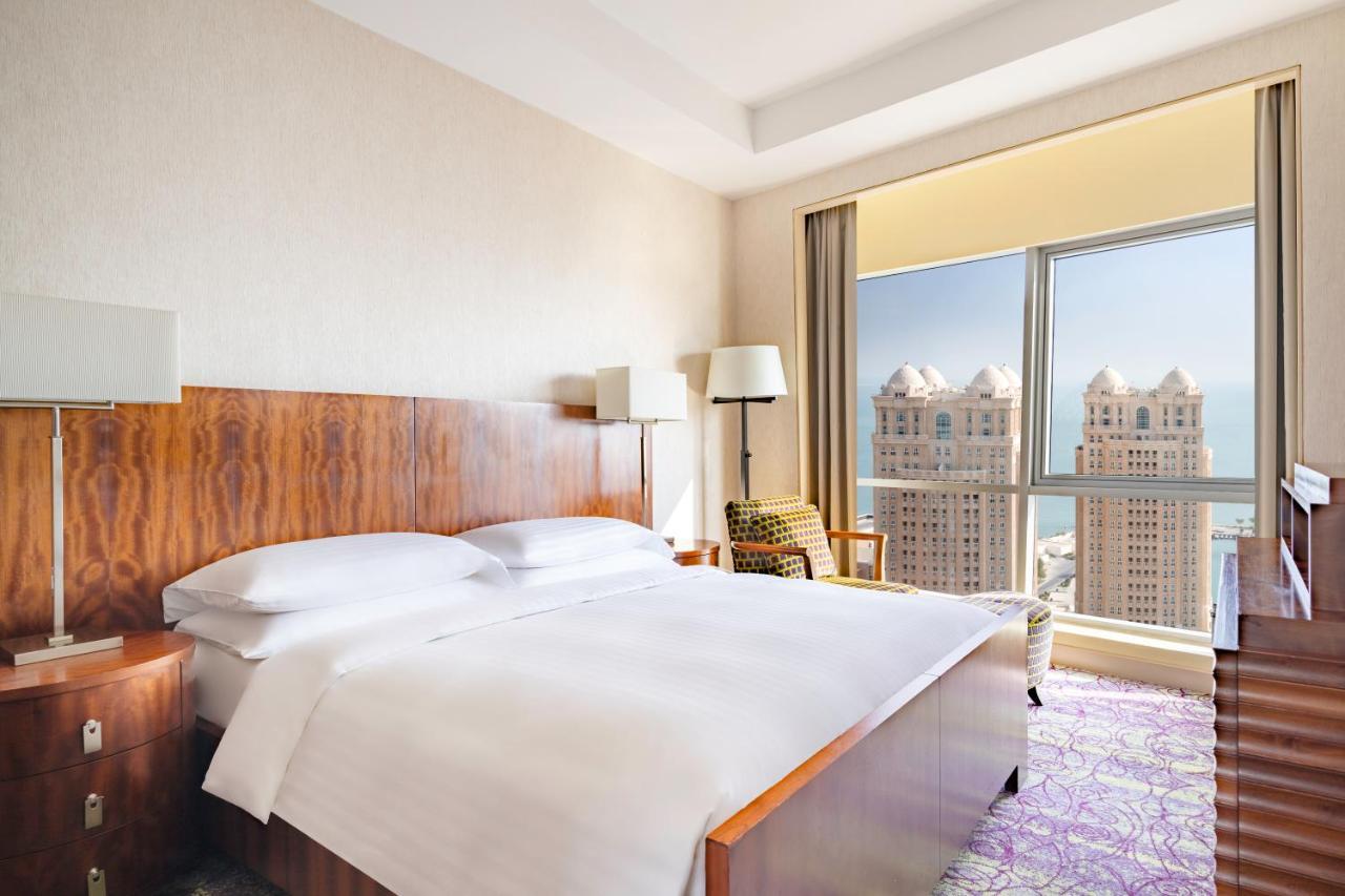 Qabila Westbay Hotel By Marriott Доха Екстериор снимка A bedroom at the Jumeirah Atlantis