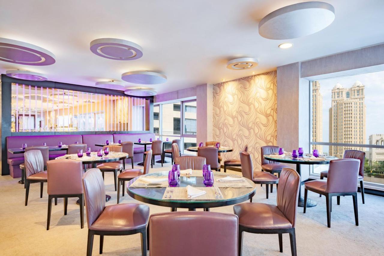 Qabila Westbay Hotel By Marriott Доха Екстериор снимка The interior of the restaurant