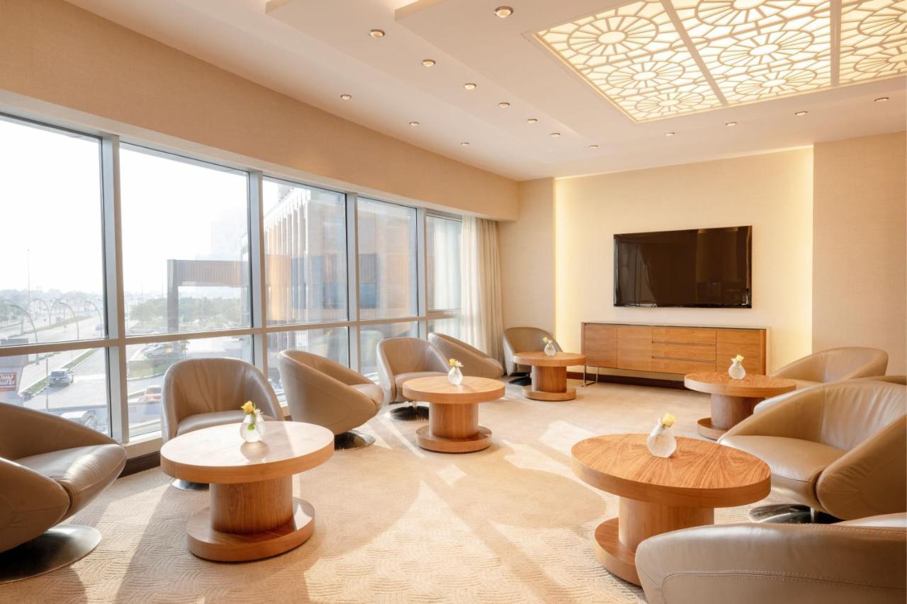 Qabila Westbay Hotel By Marriott Доха Екстериор снимка The lounge at the airport