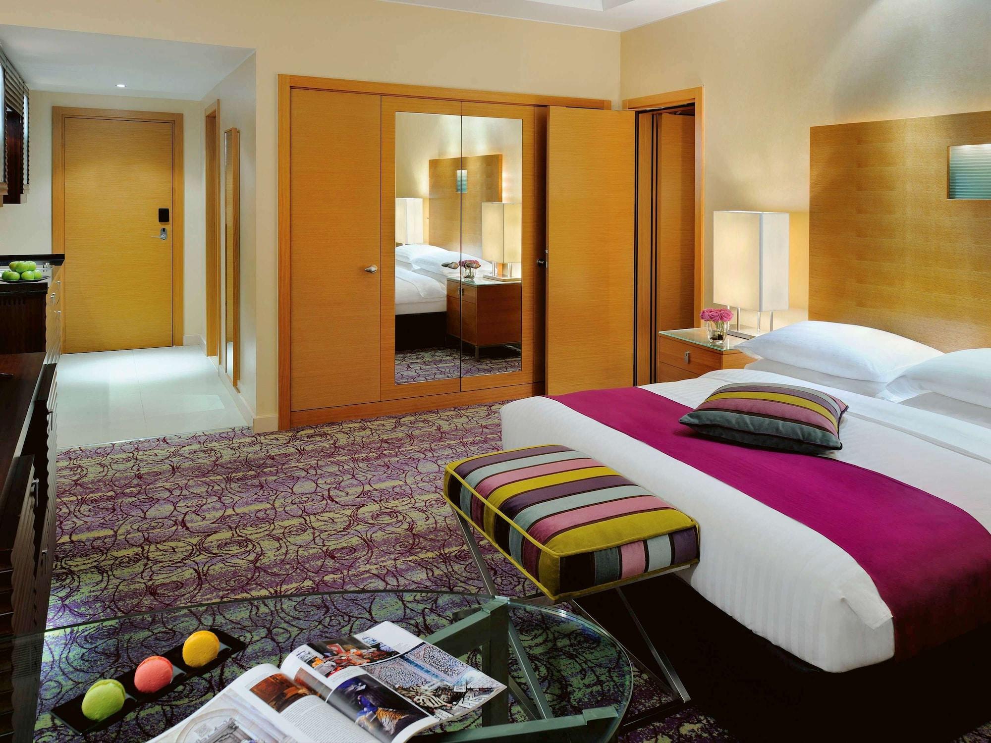 Qabila Westbay Hotel By Marriott Доха Екстериор снимка Suite