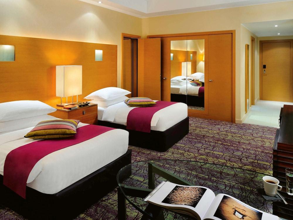 Qabila Westbay Hotel By Marriott Доха Екстериор снимка A typical room at the hotel