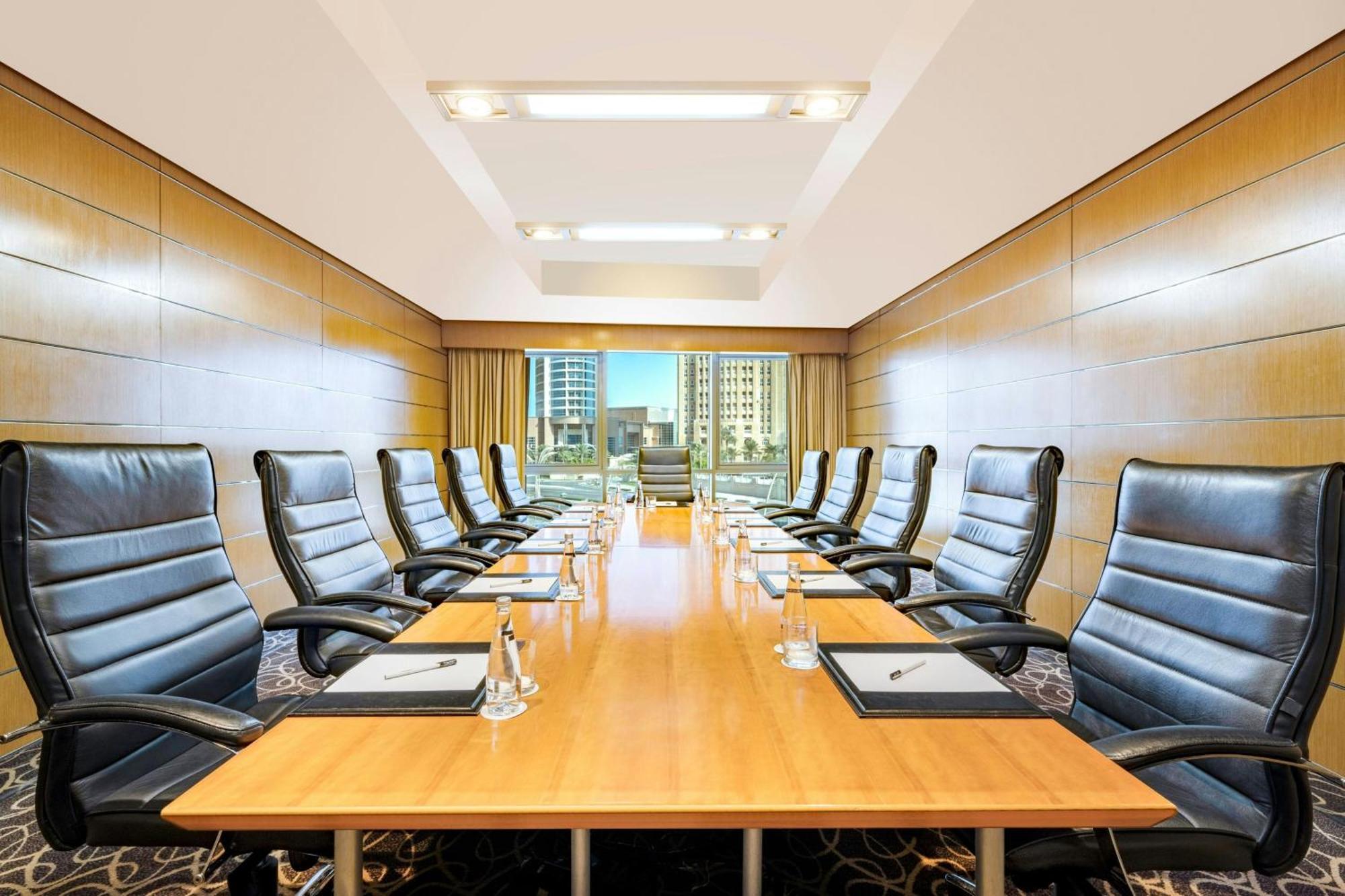 Qabila Westbay Hotel By Marriott Доха Екстериор снимка Meeting room
