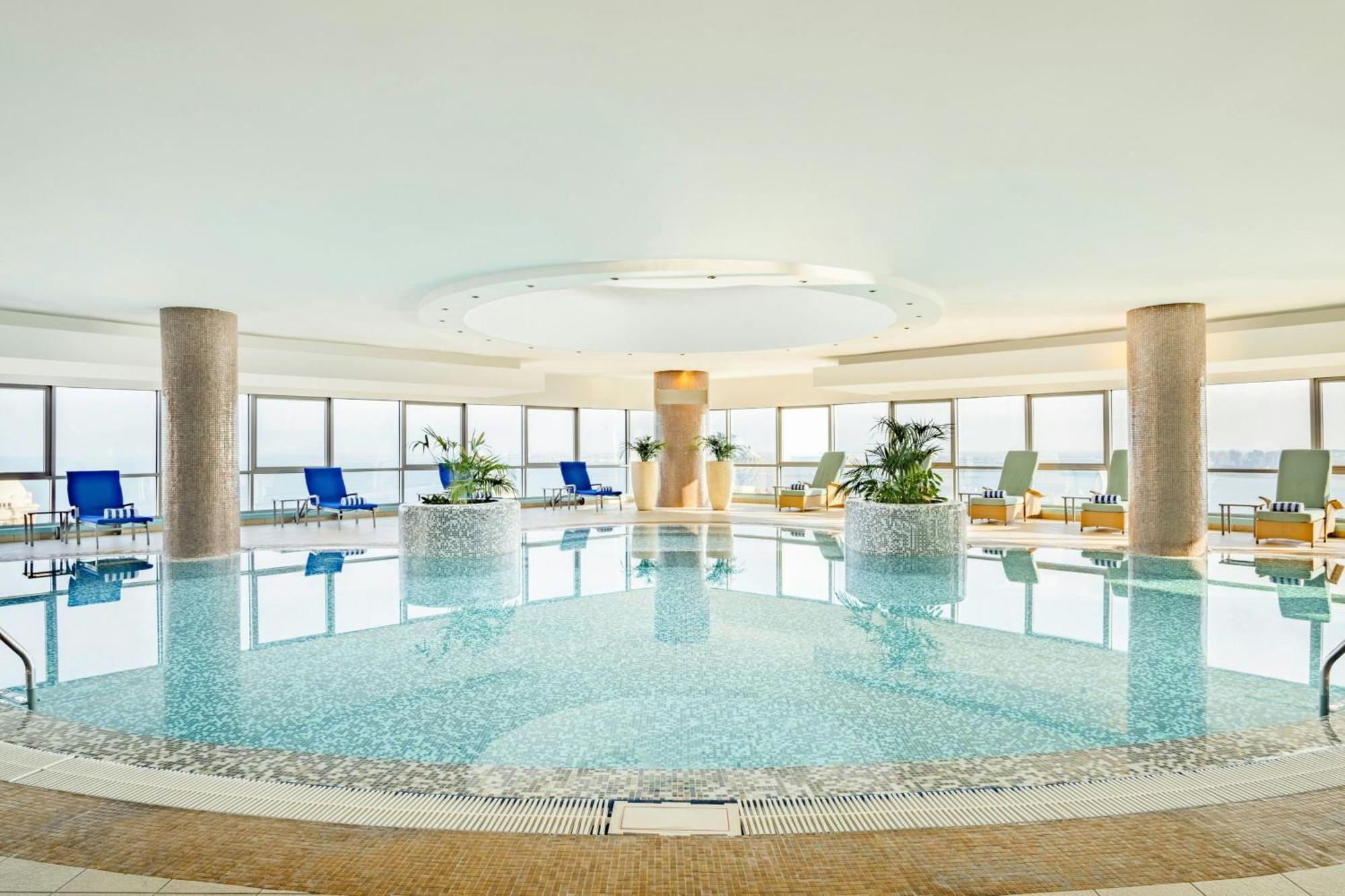 Qabila Westbay Hotel By Marriott Доха Екстериор снимка The pool at the hotel